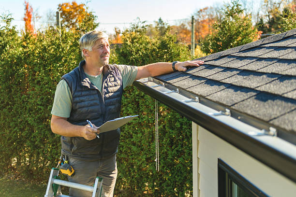 Professional Roofing technician working in Lake Geneva, FL